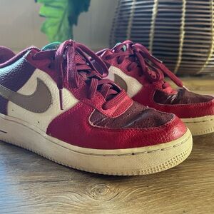 Vintage Nike air one Christmas youth Red and White Sneakers